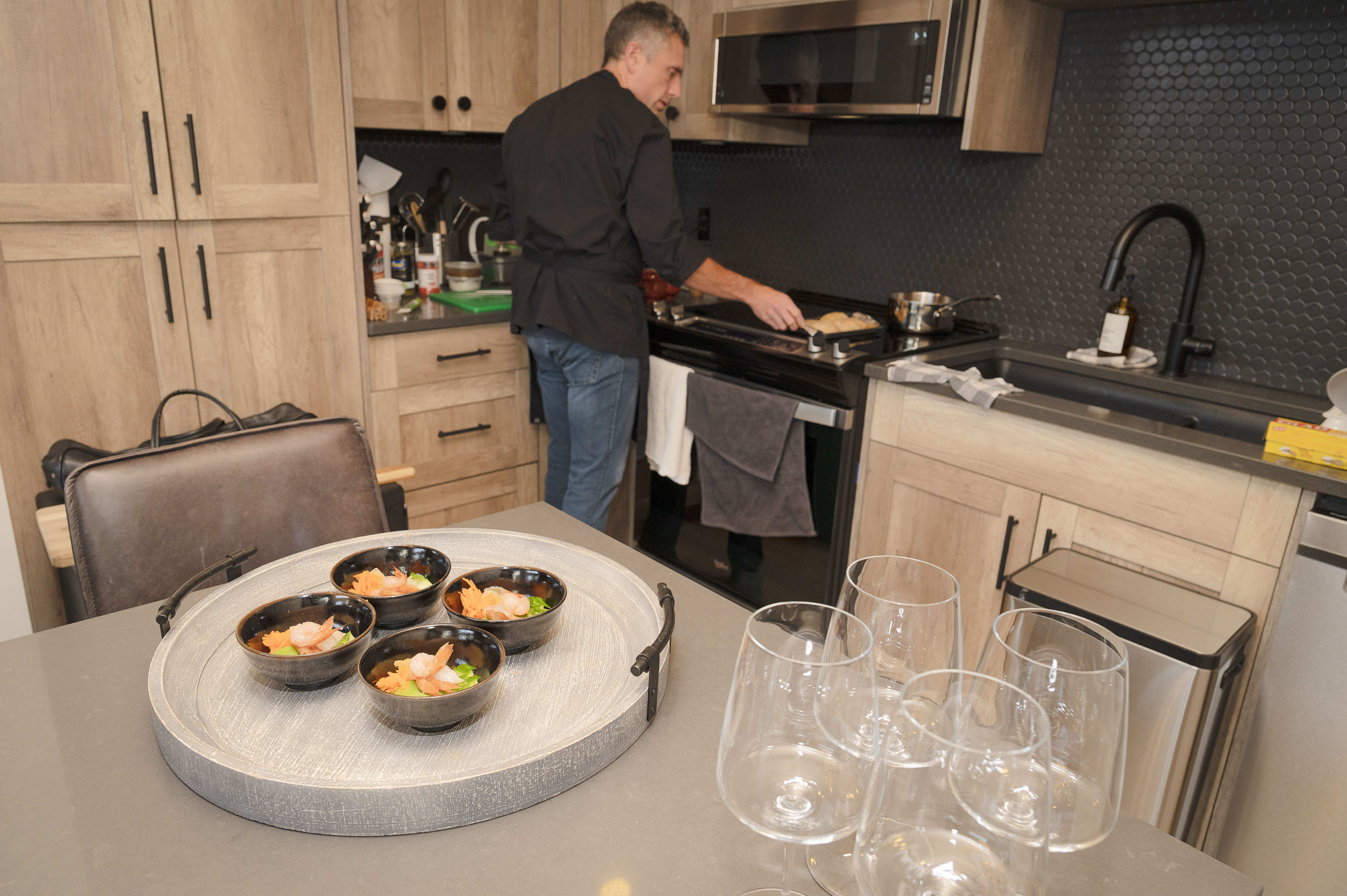 Three-course dinner in waterfront cabin